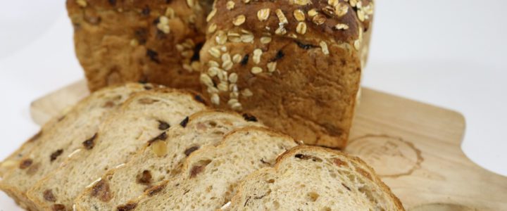 Om half vier krentenbrood Om half vier krentenbrood